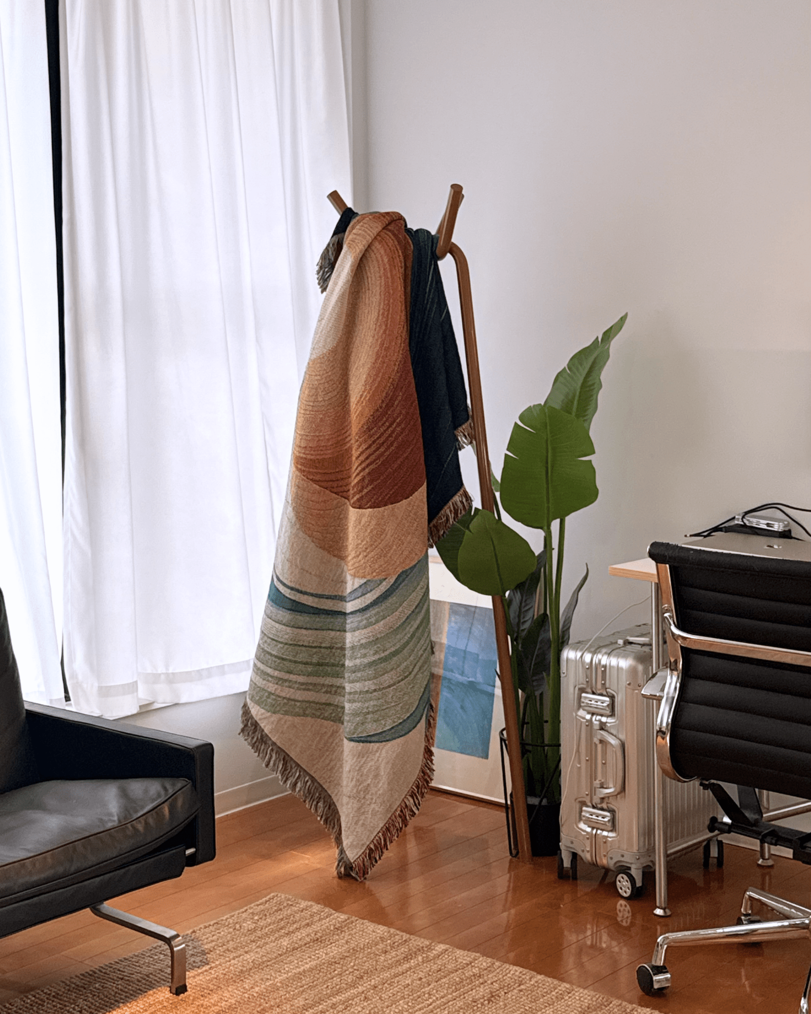 Fluid Spiral Throw Blanket : L