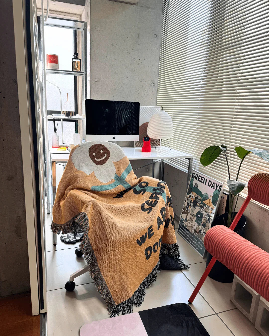 Don't Worry Throw Blanket : M