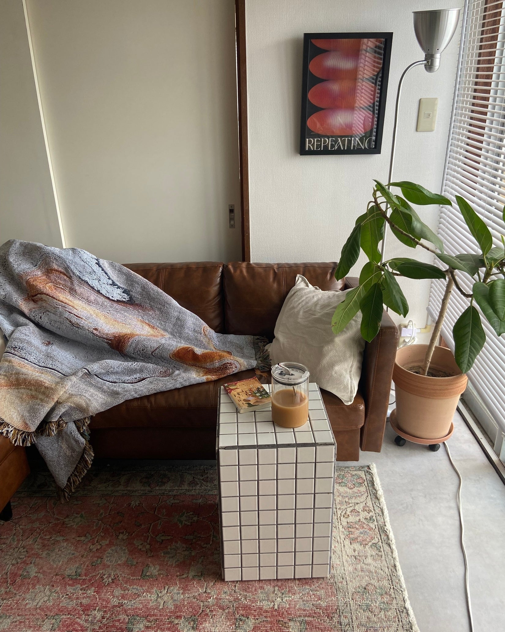 Ivory Flow Throw Blanket : L