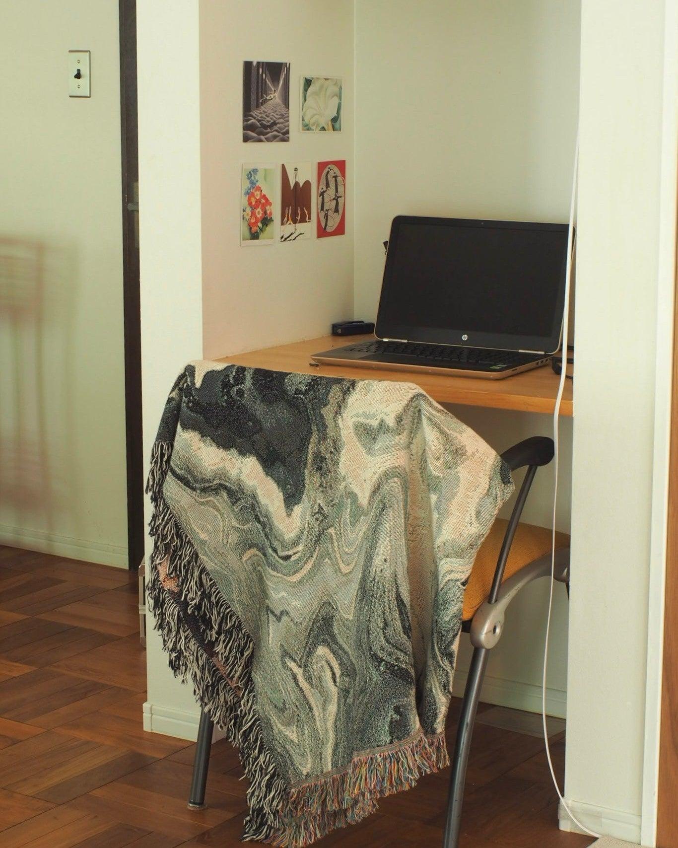 Black Flow Throw Blanket