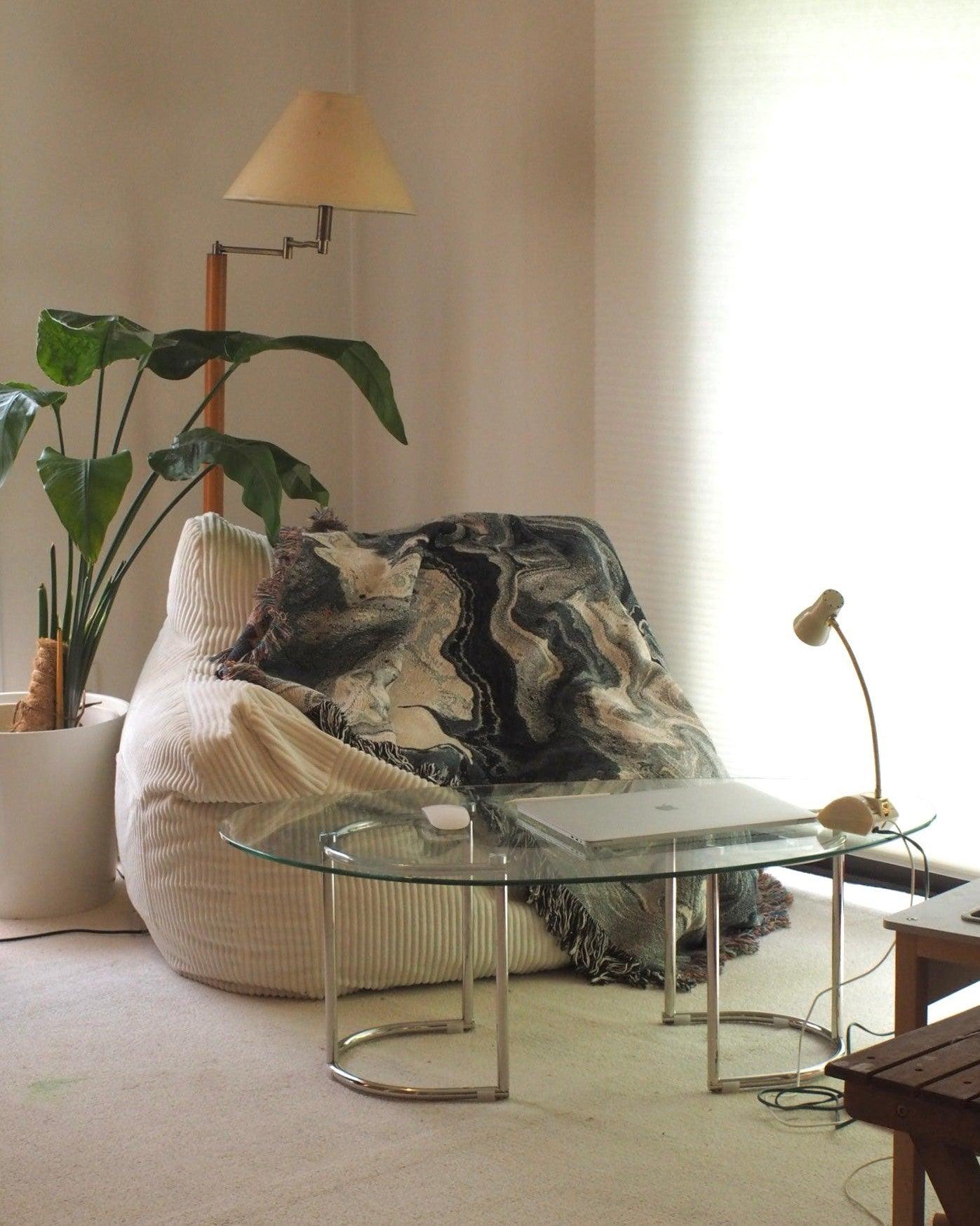 Black Flow Throw Blanket : M