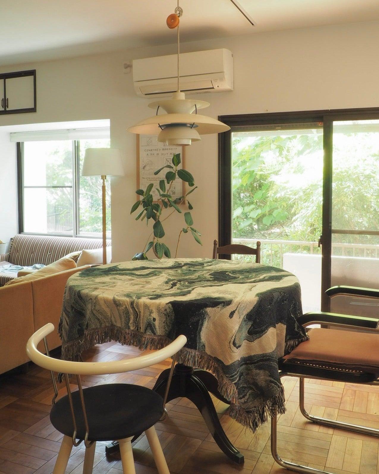 Black Flow Throw Blanket : M