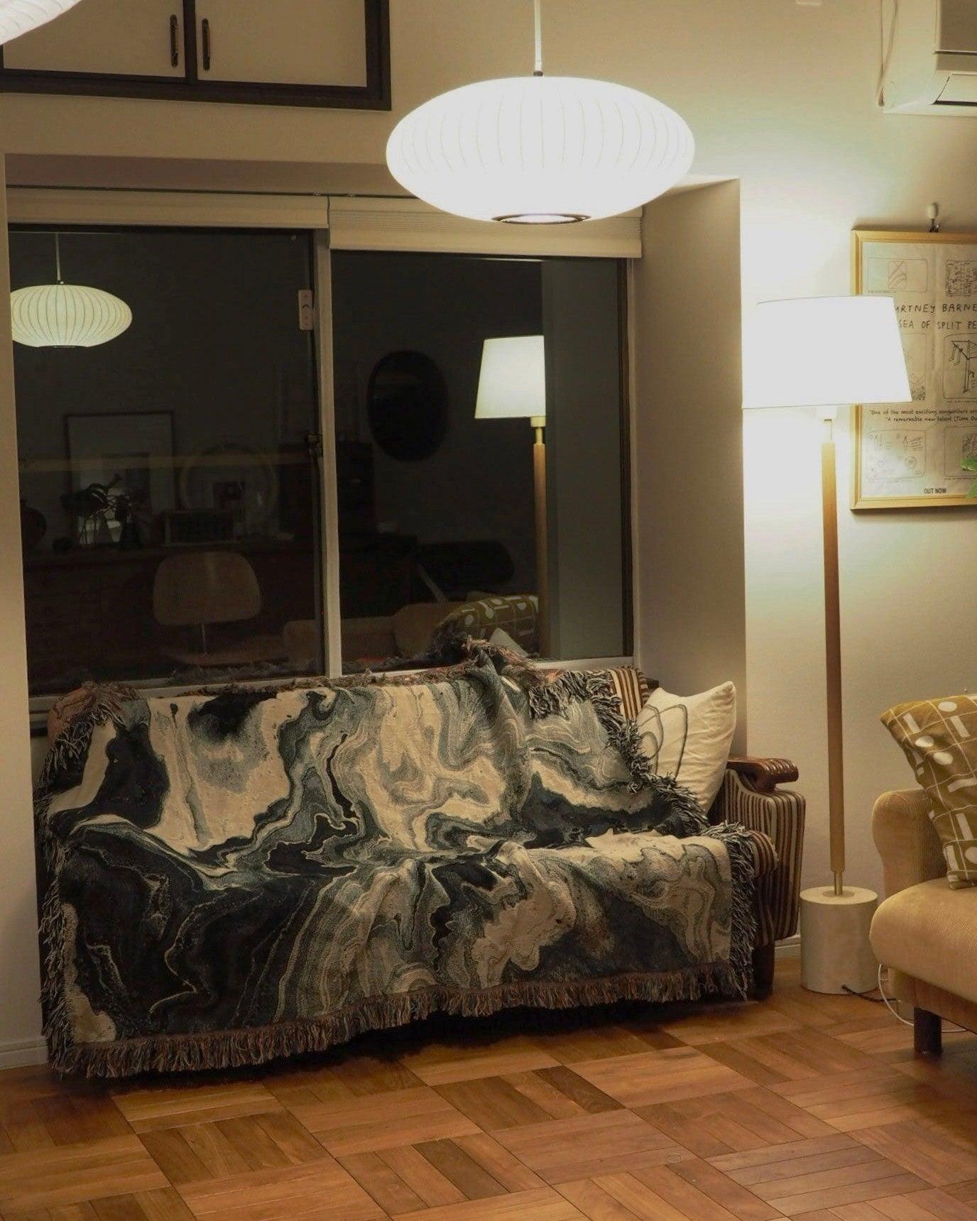 Black Flow Throw Blanket : M