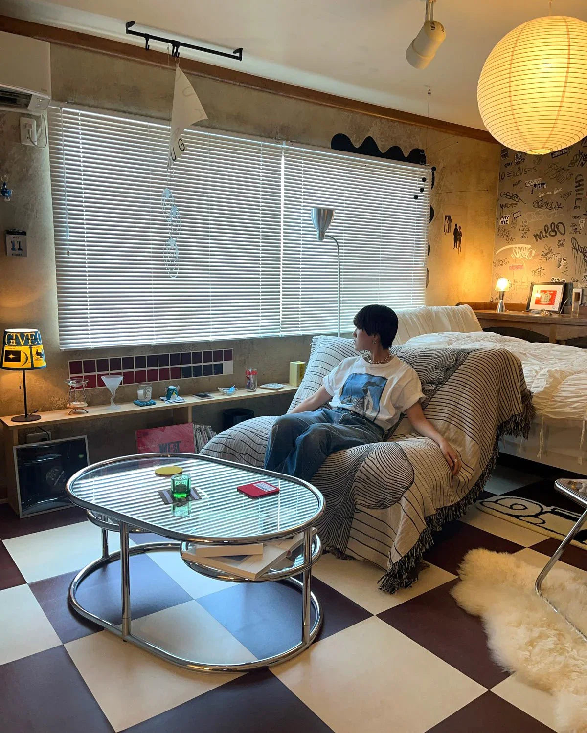 Line Portrait Throw Blanket : L