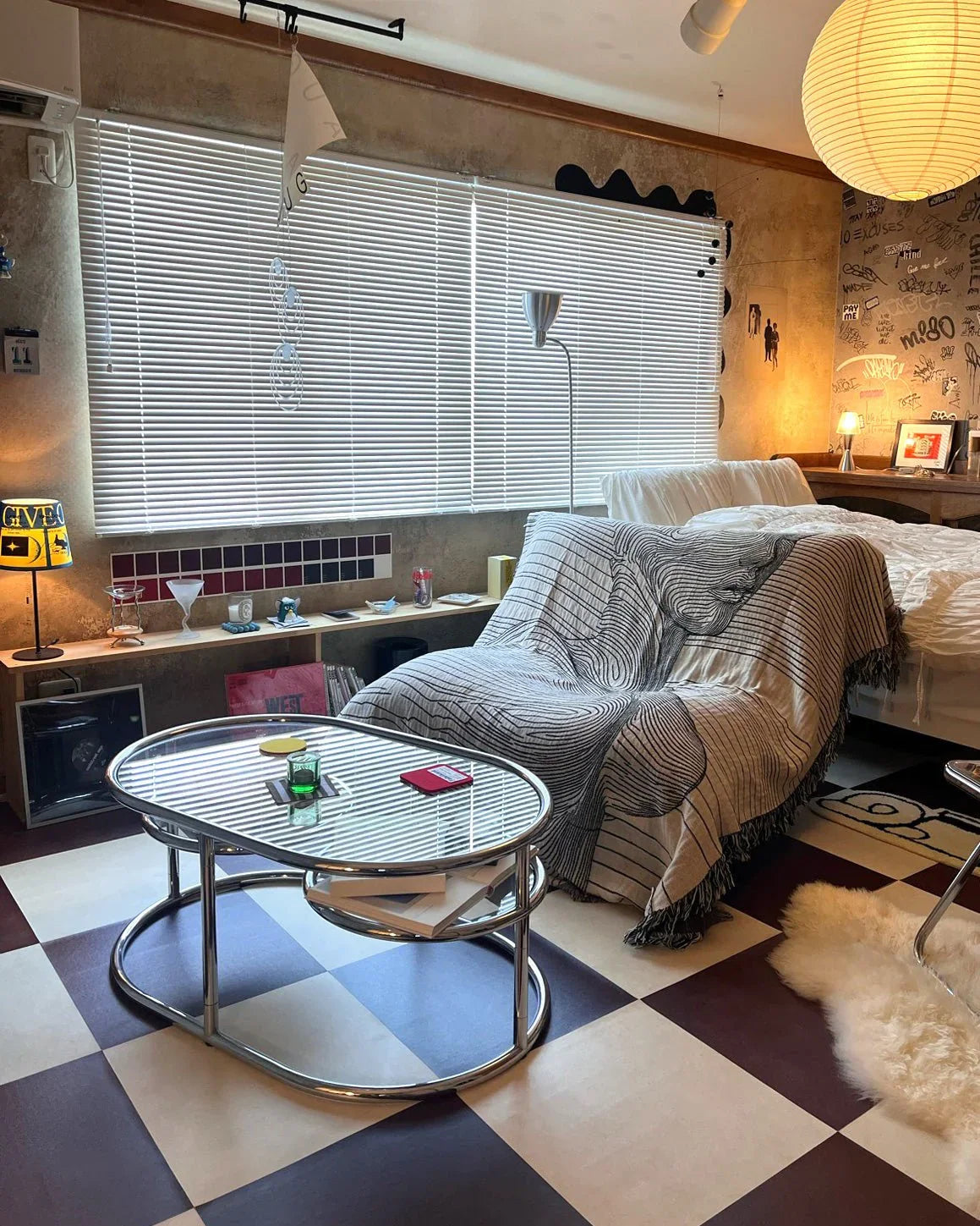 Line Portrait Throw Blanket : L