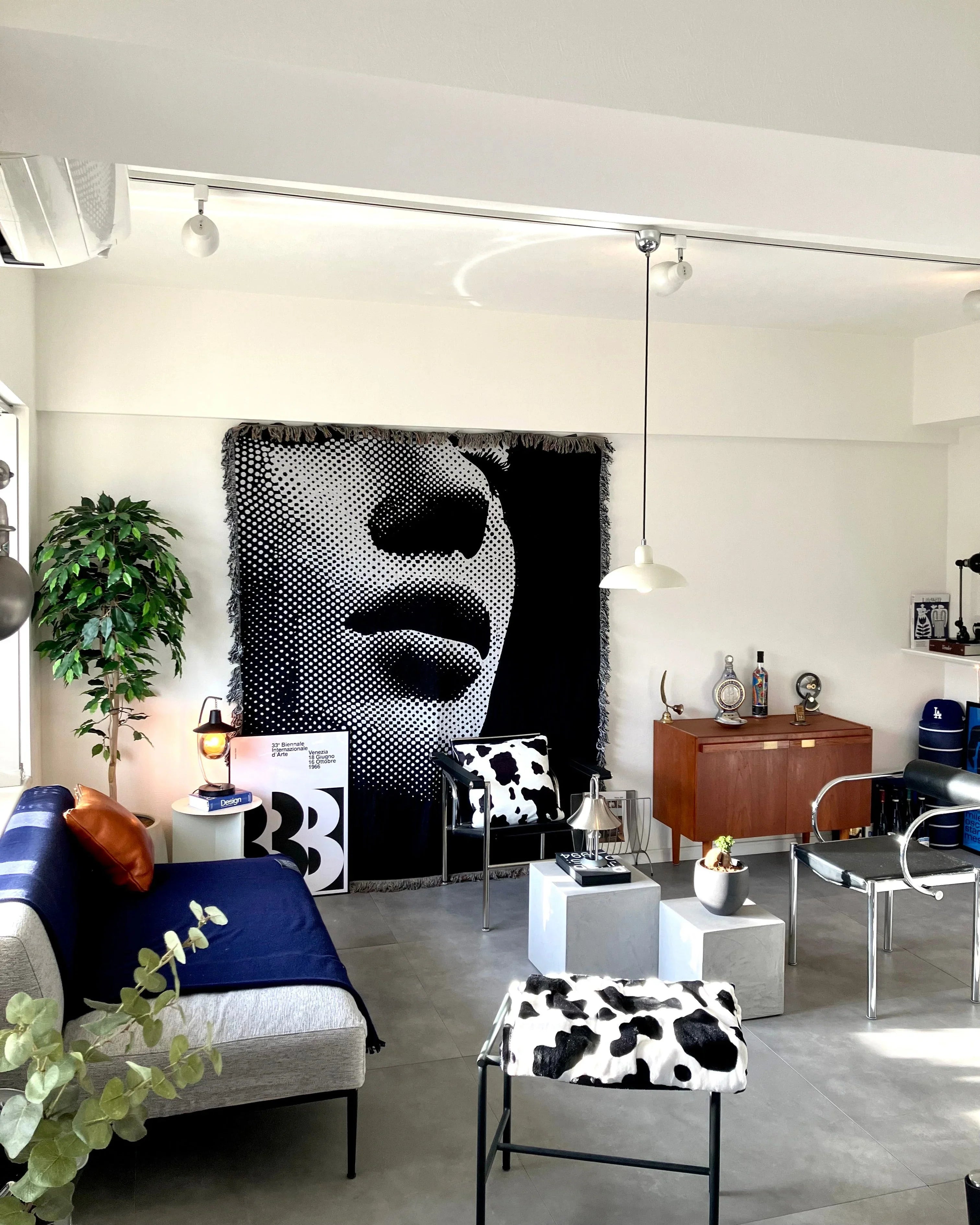 Half Tone Face Throw Blanket : L
