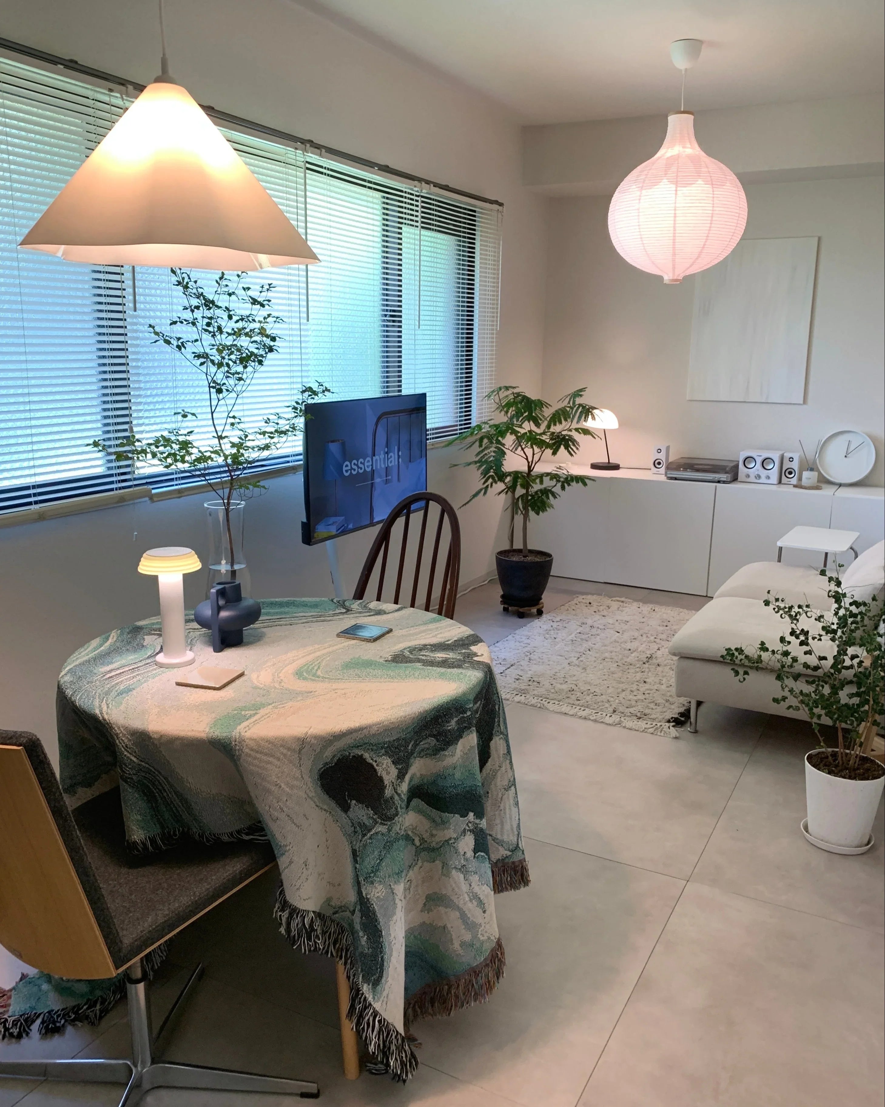 Sky Blue Flow Throw Blanket : L