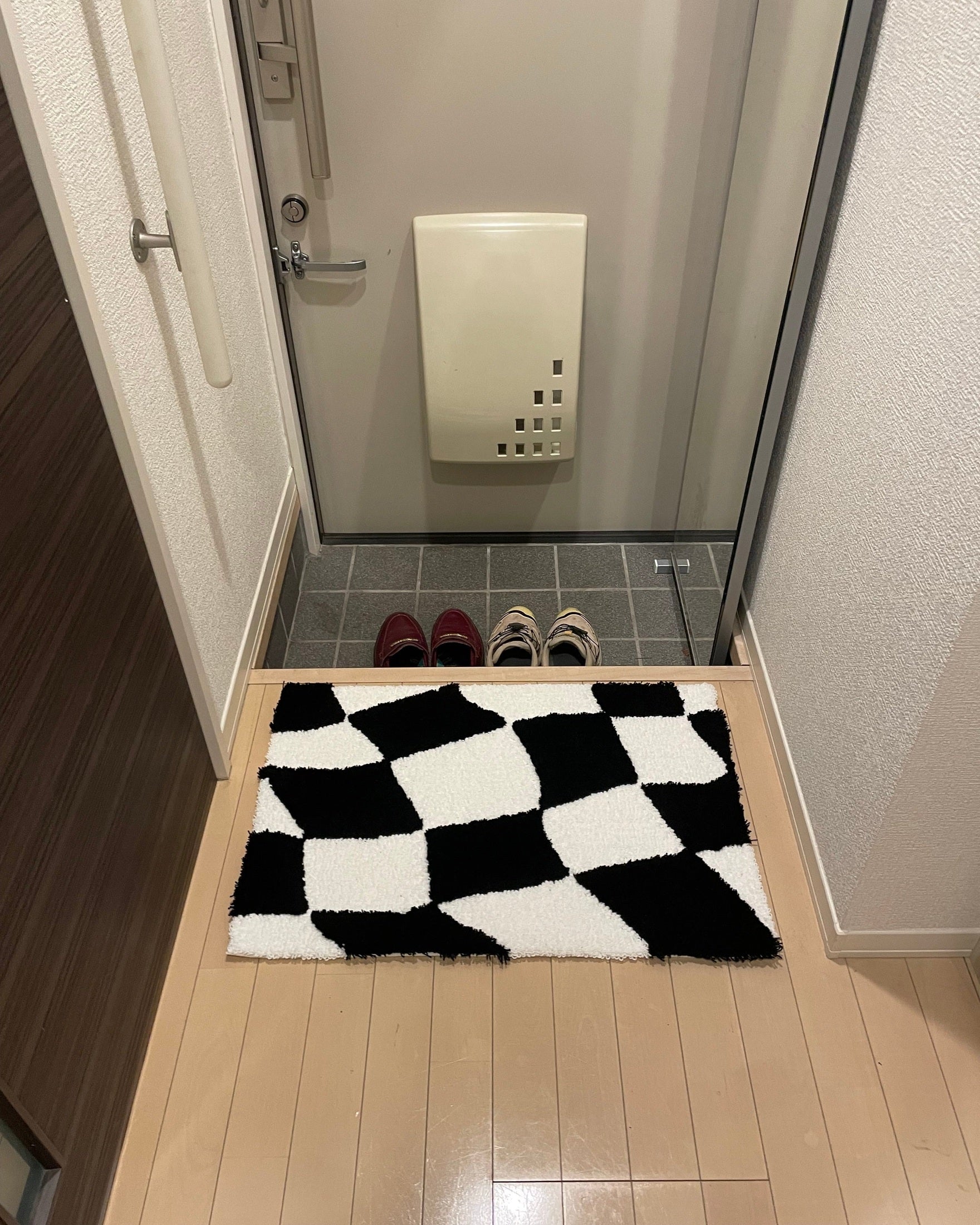 Wavy Check Rug