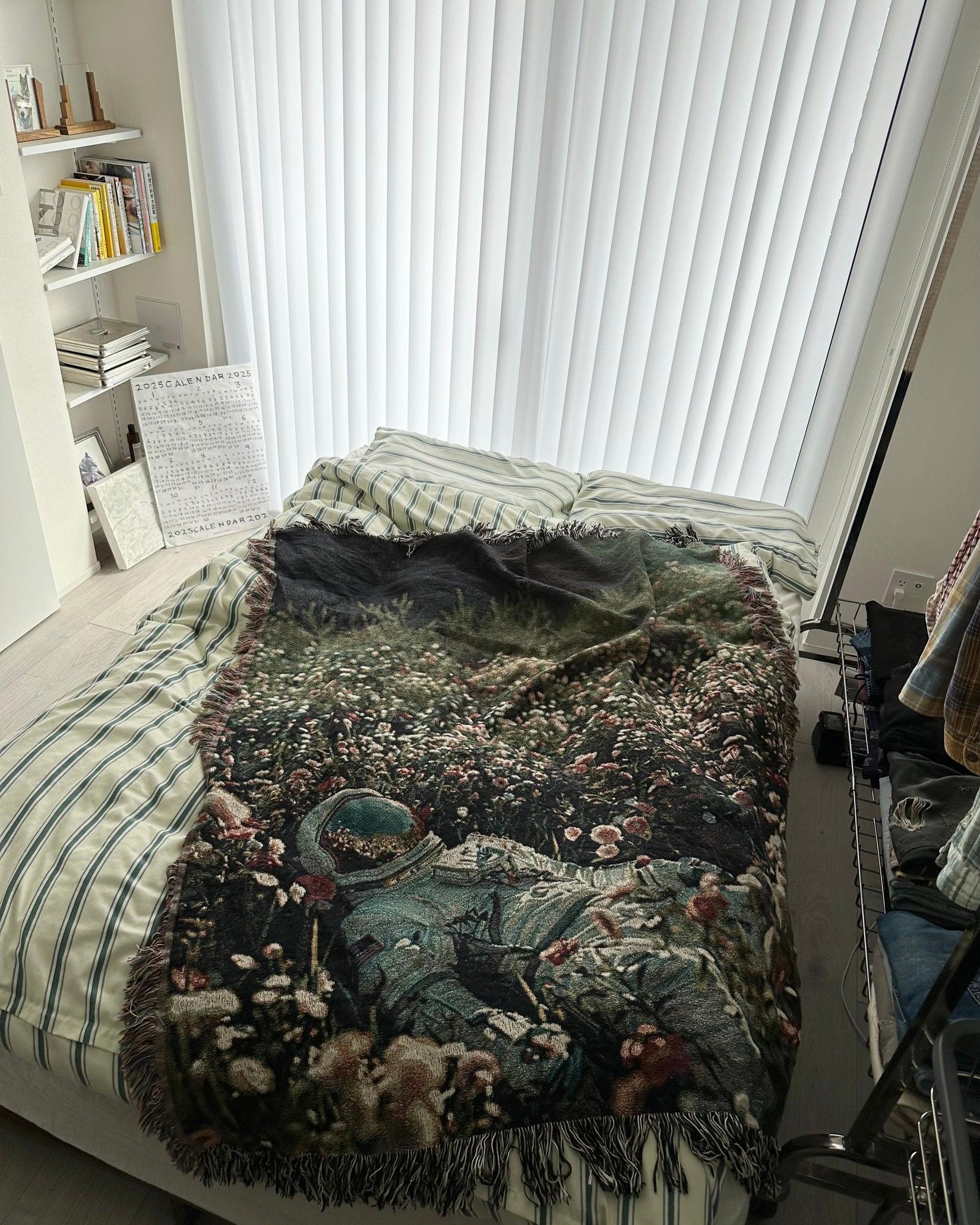 Astronaut Flower Woven Throw Blanket