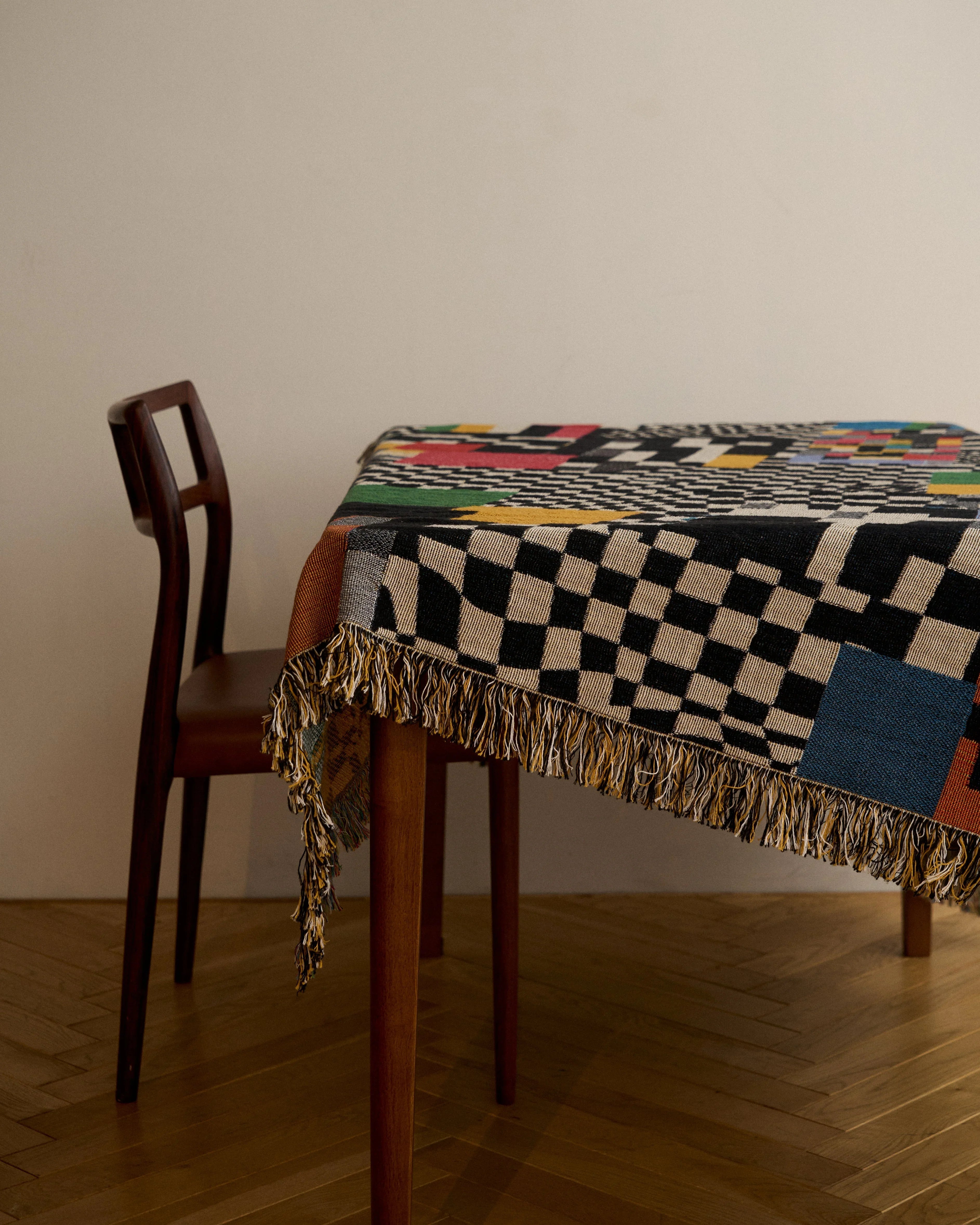 Glitch Throw Blanket : M