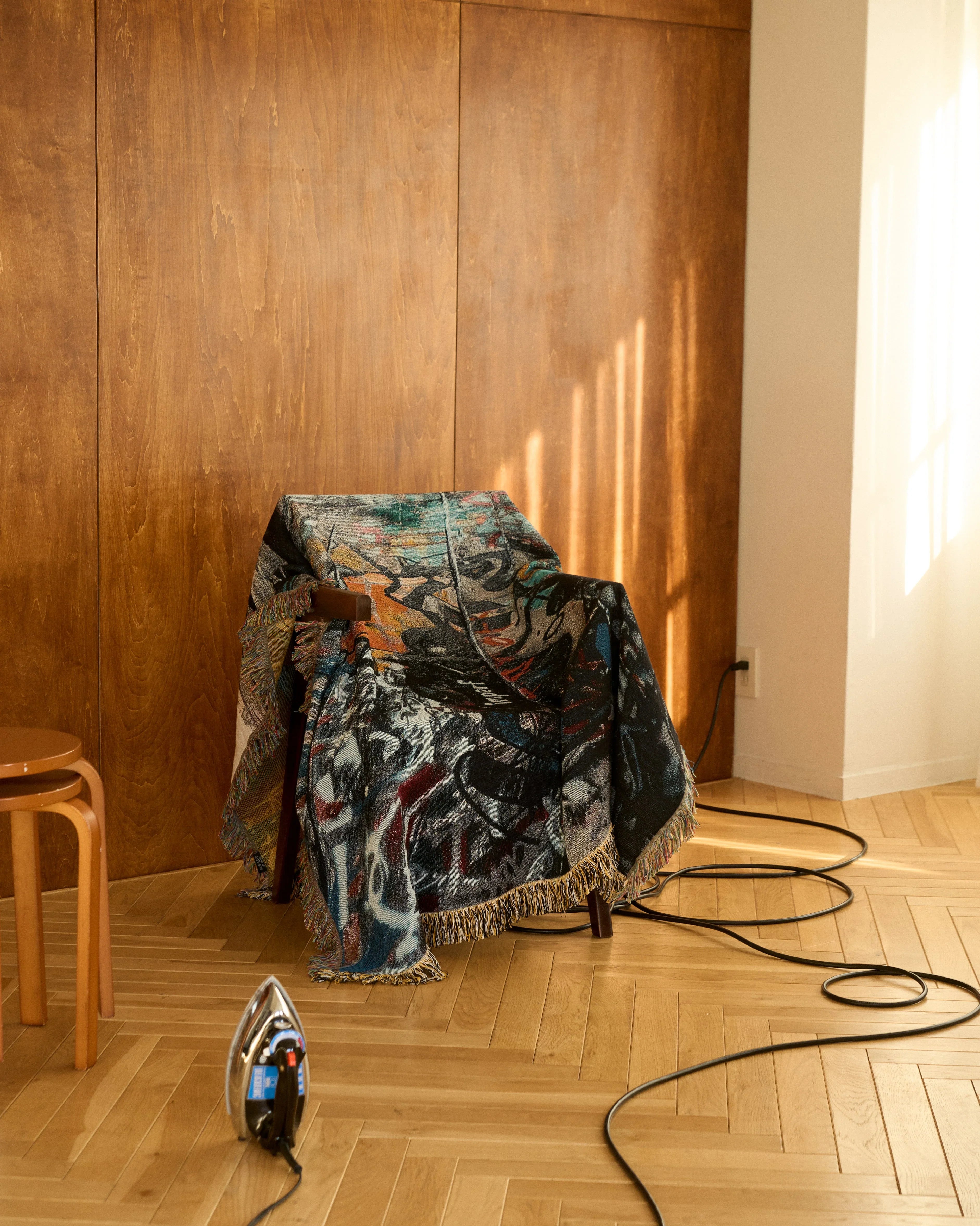 Graffiti Street Throw Blanket : M