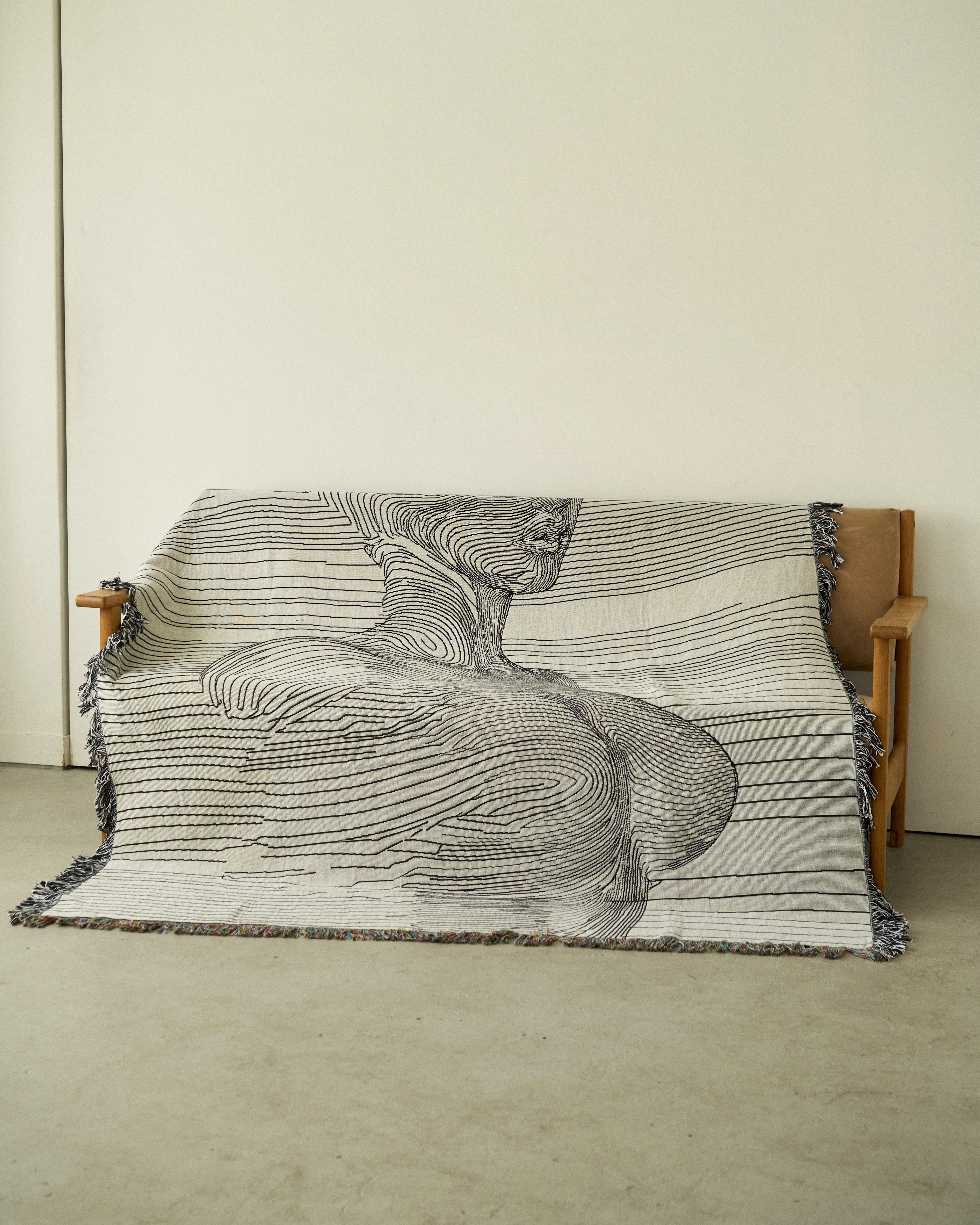 Line Portrait Throw Blanket : L