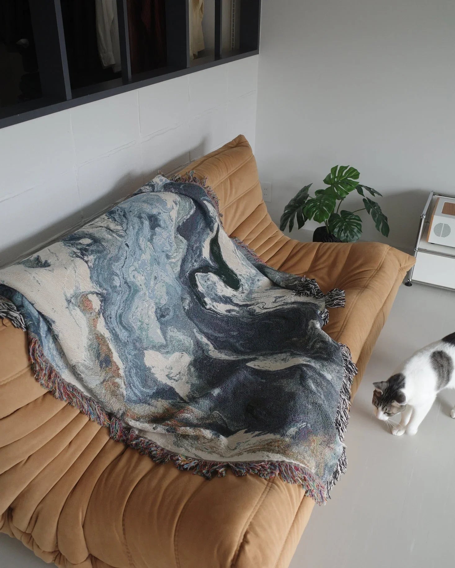 Navy Flow Throw Blanket : M