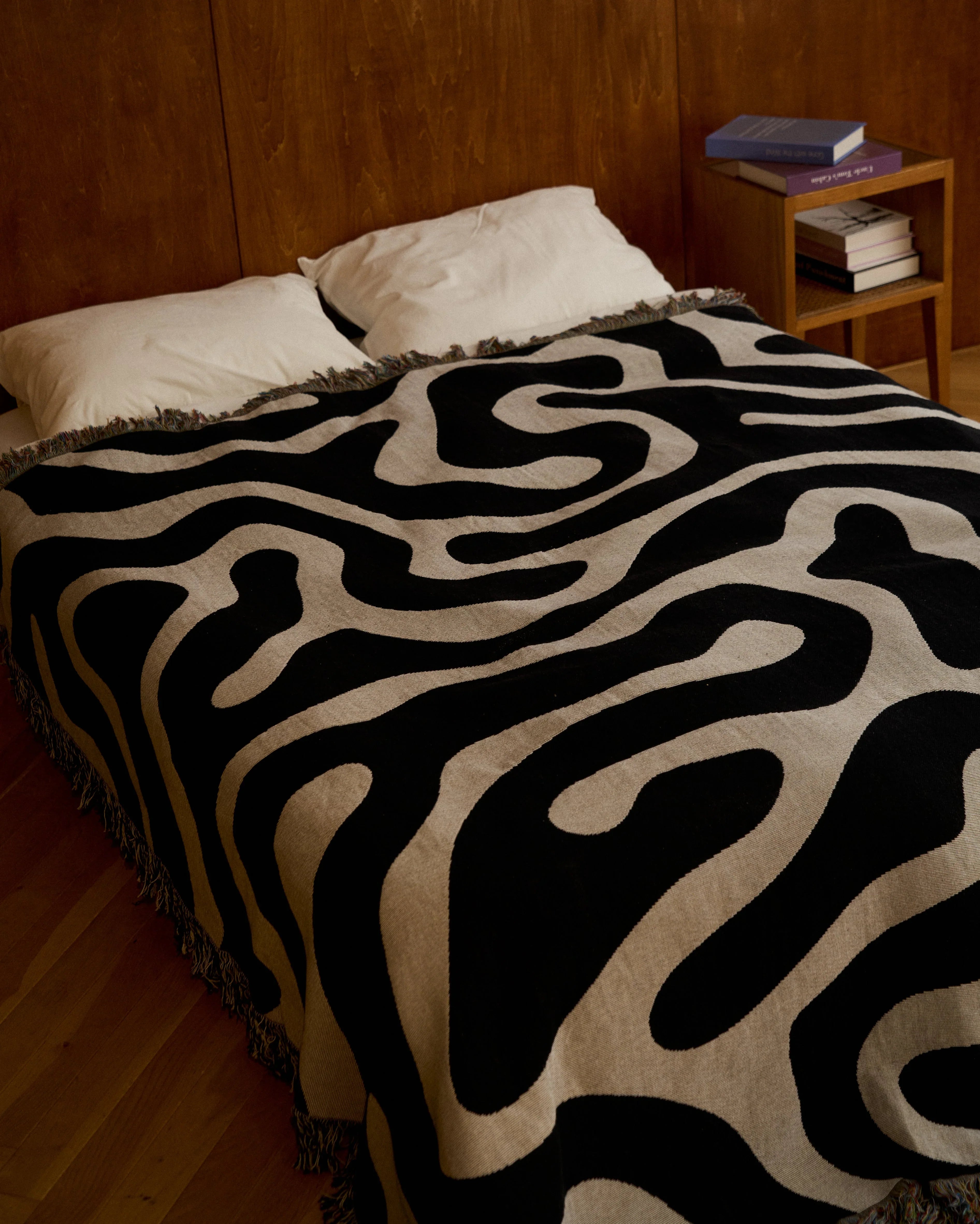 Maze Path Throw Blanket : L