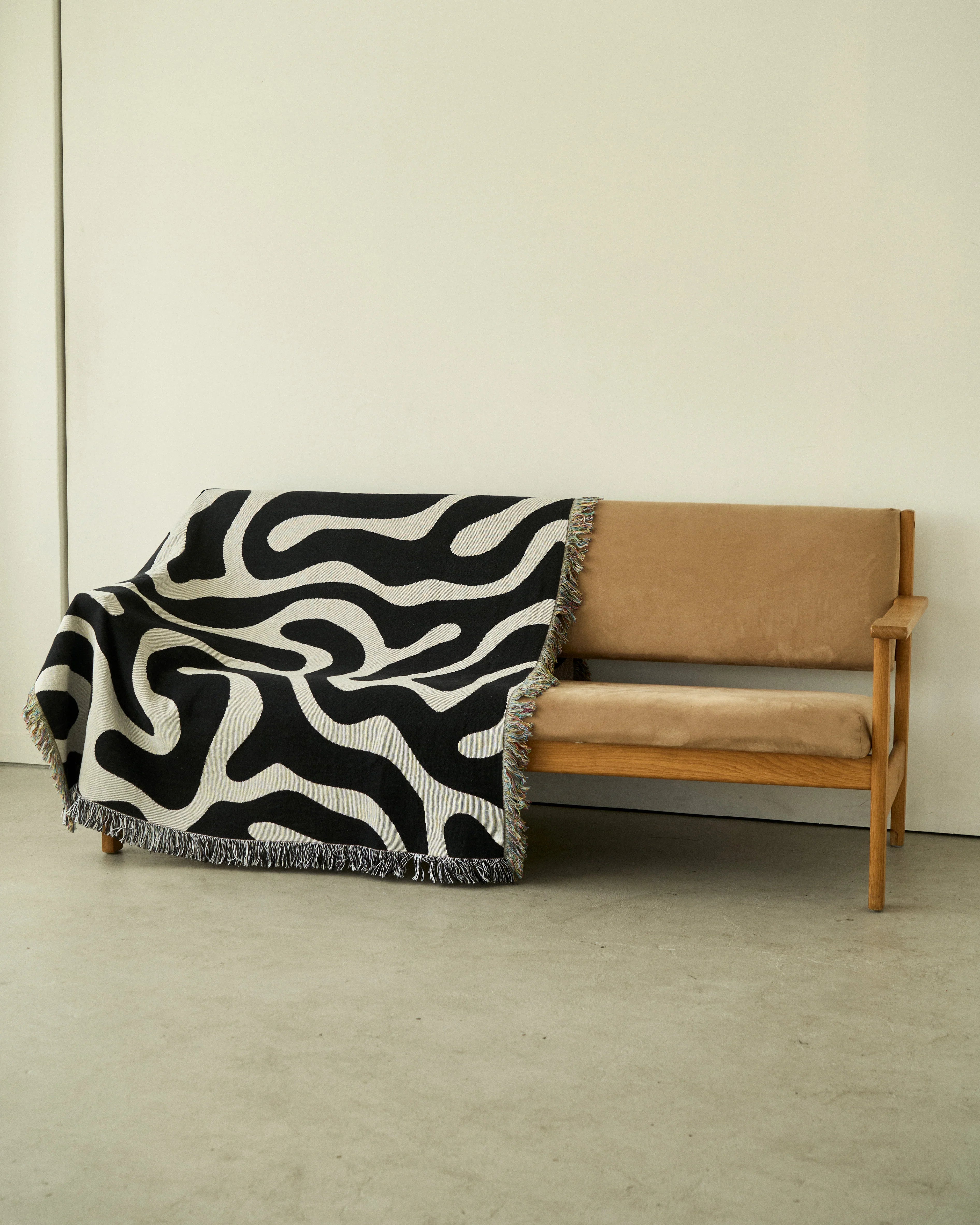 Maze Path Throw Blanket : M