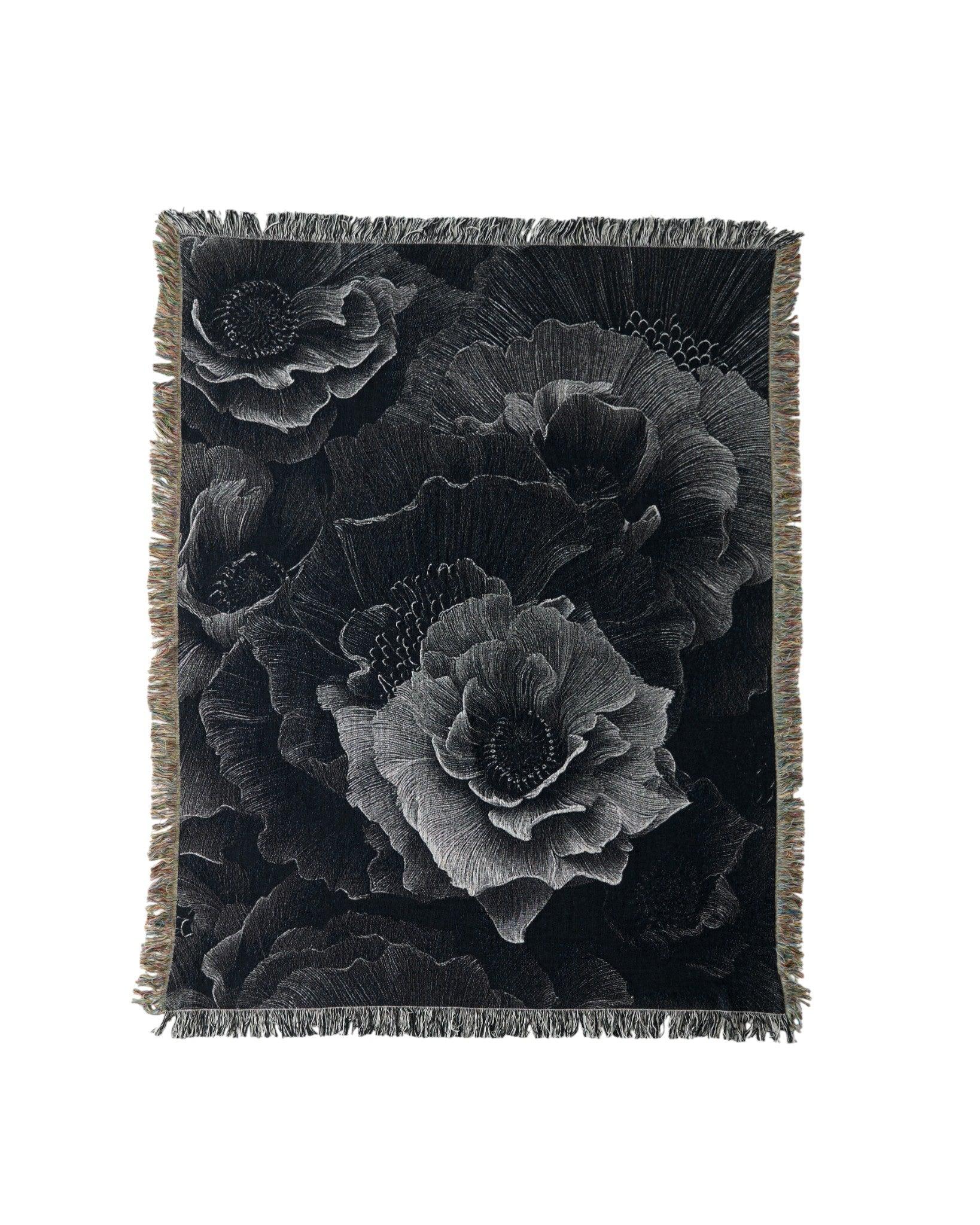 Monochrome Bloom Throw Blanket : M