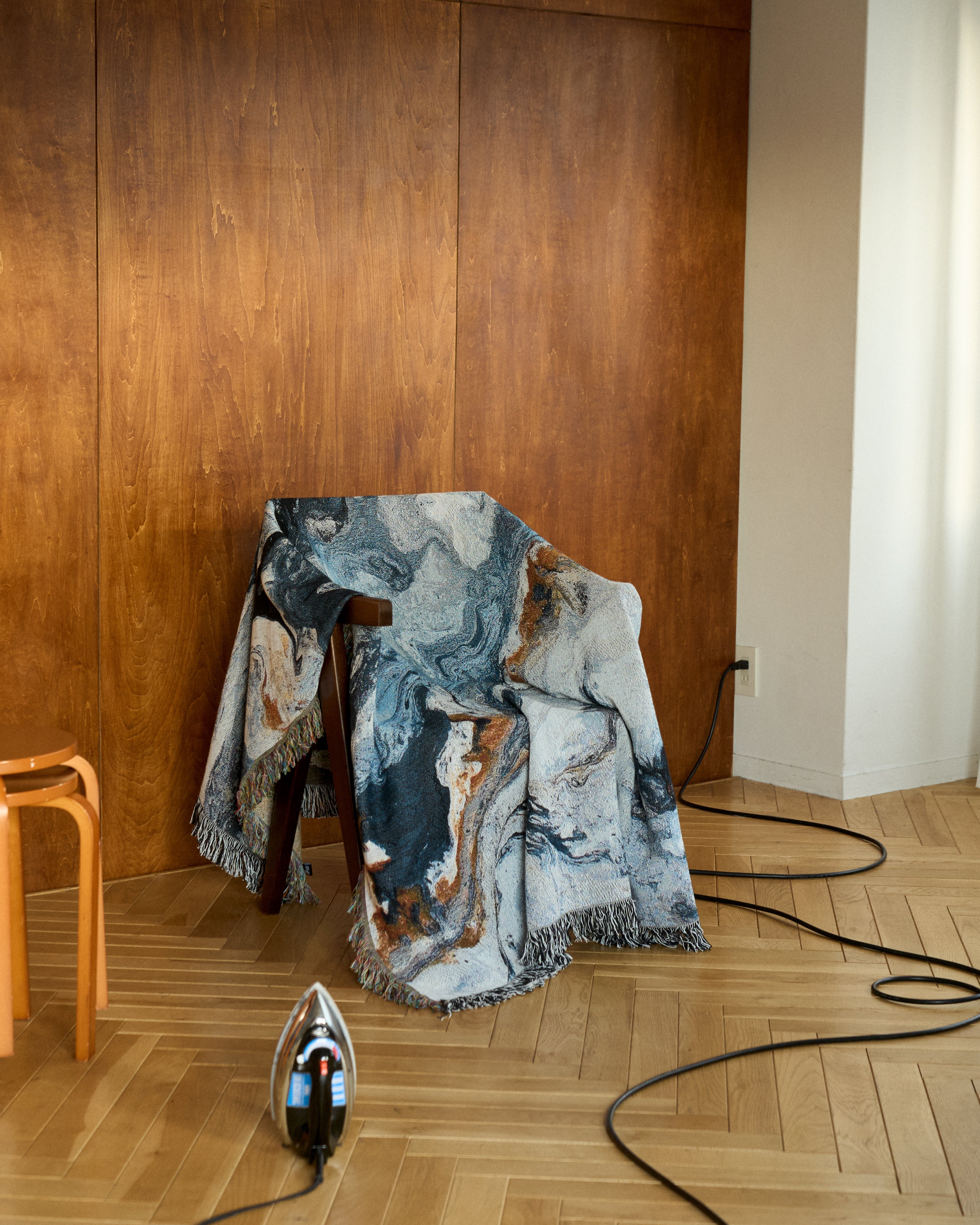 Navy Flow Throw Blanket : M