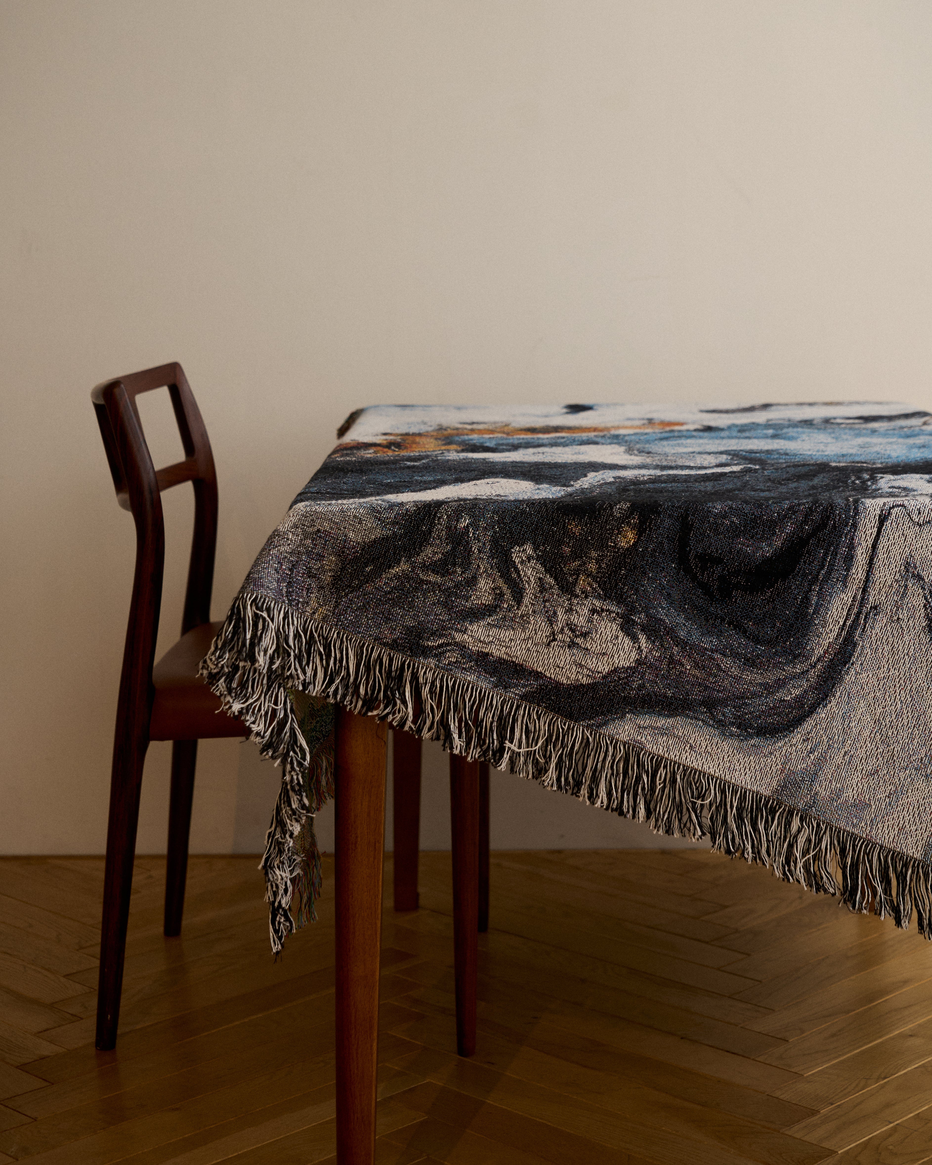 Navy Flow Throw Blanket : M