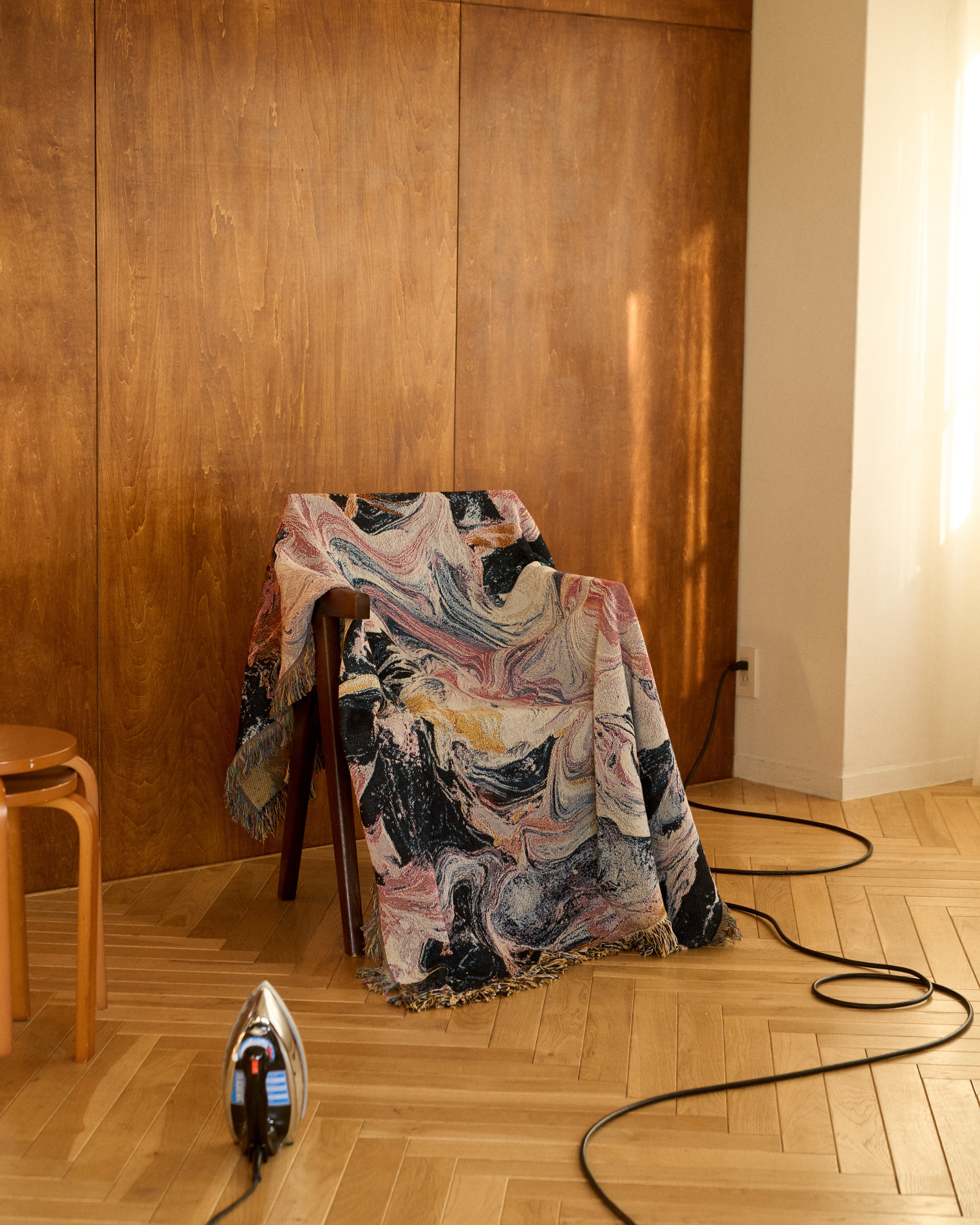 Pink Flow Throw Blanket : M