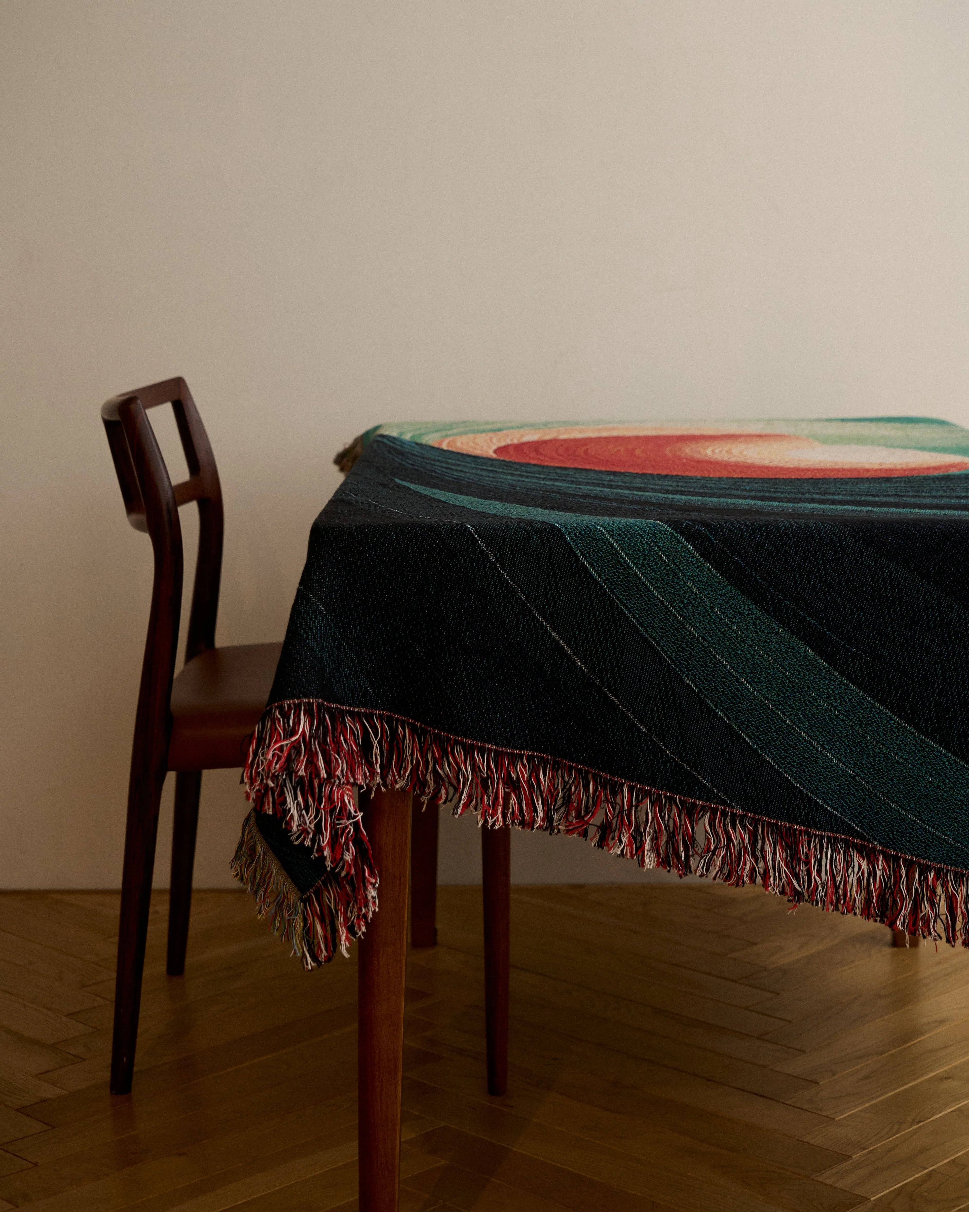 Fluid Spiral Throw Blanket : M