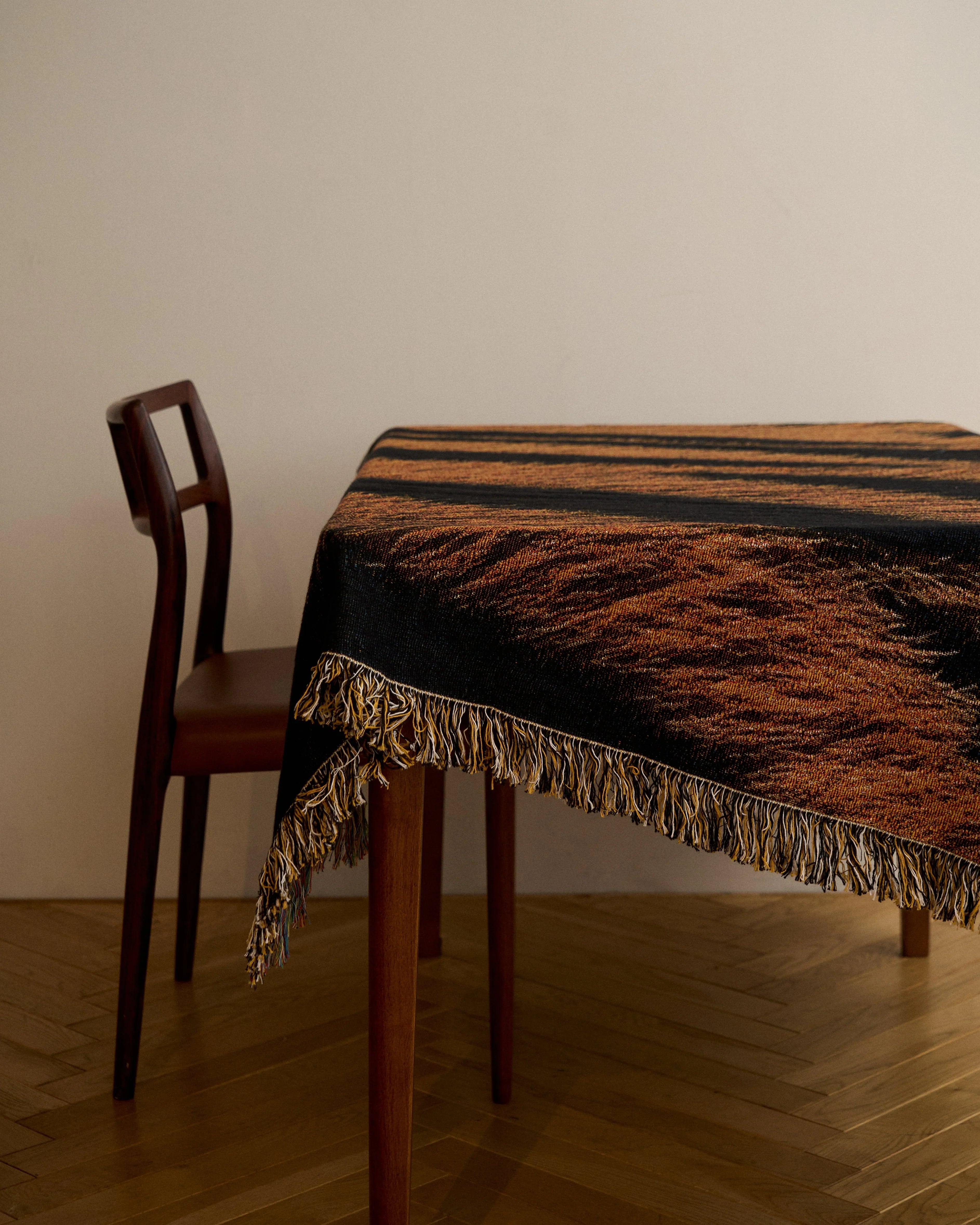 Tiger Hide Throw Blanket : M