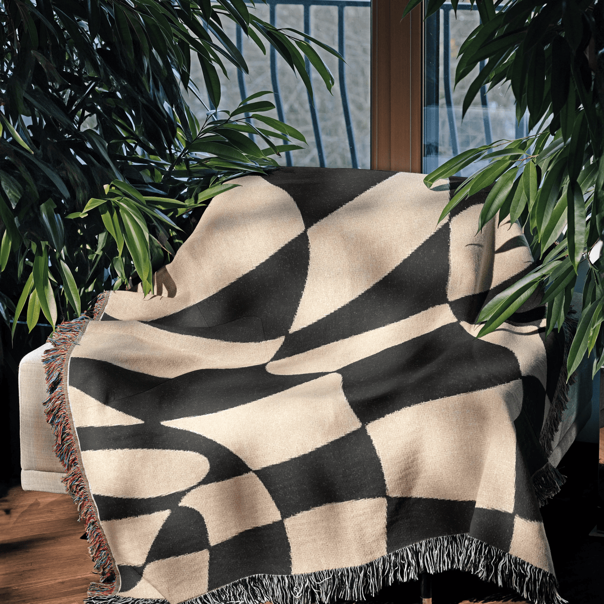 Maze Path Throw Blanket ブランケット Maze Path Throw Blanket ブランケット Maisie Quilted Throw