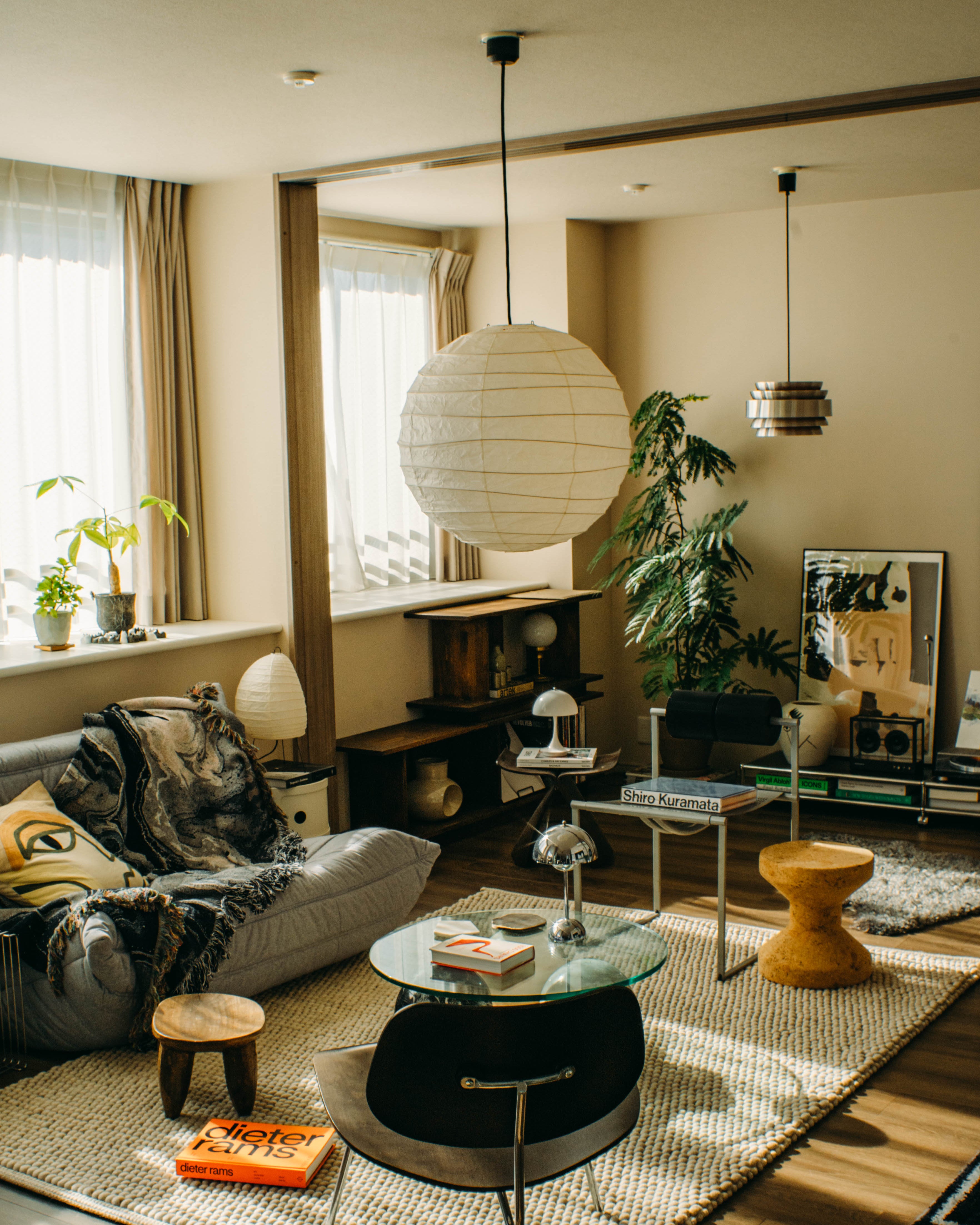 Black Flow Throw Blanket