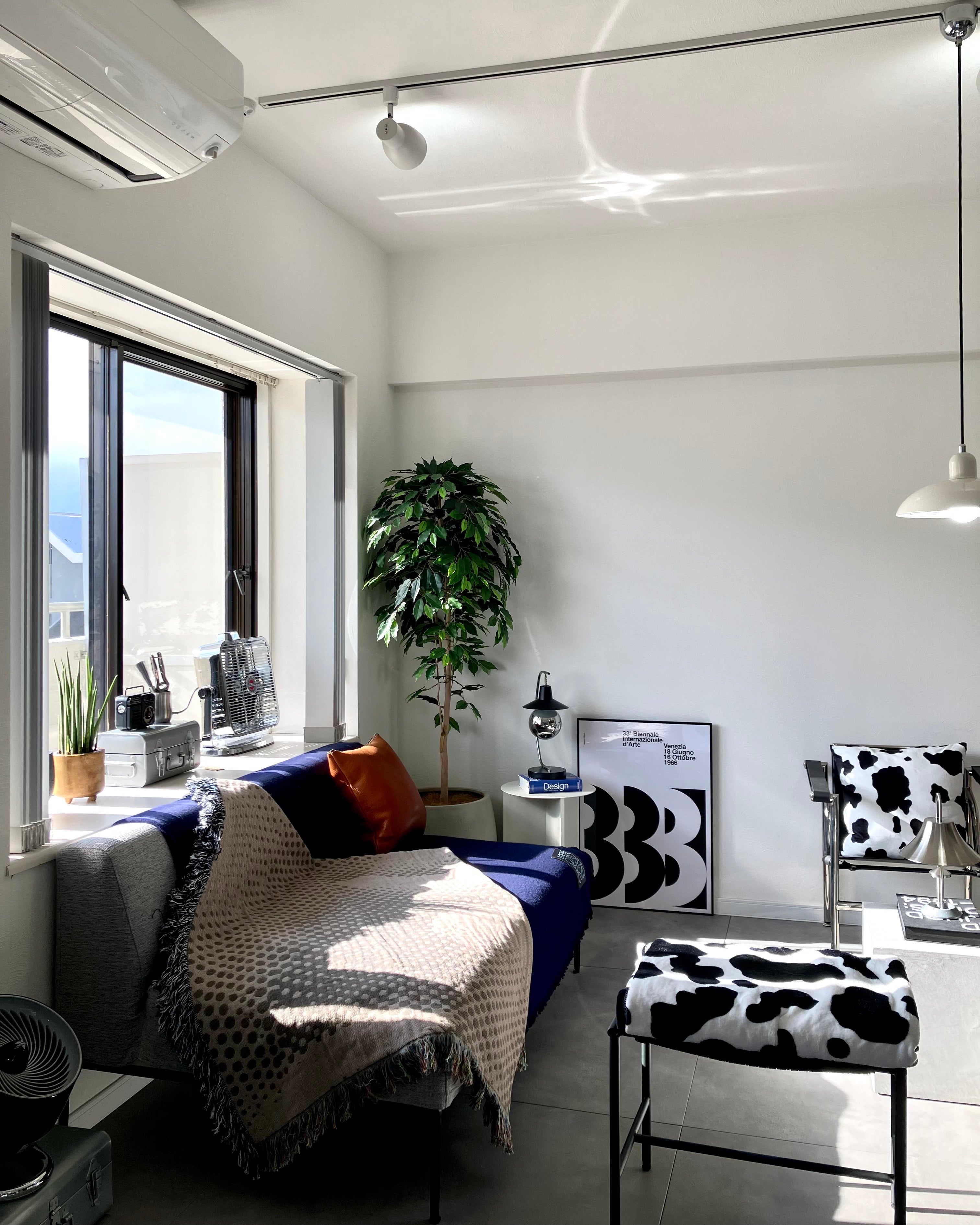 Half Tone Face Throw Blanket