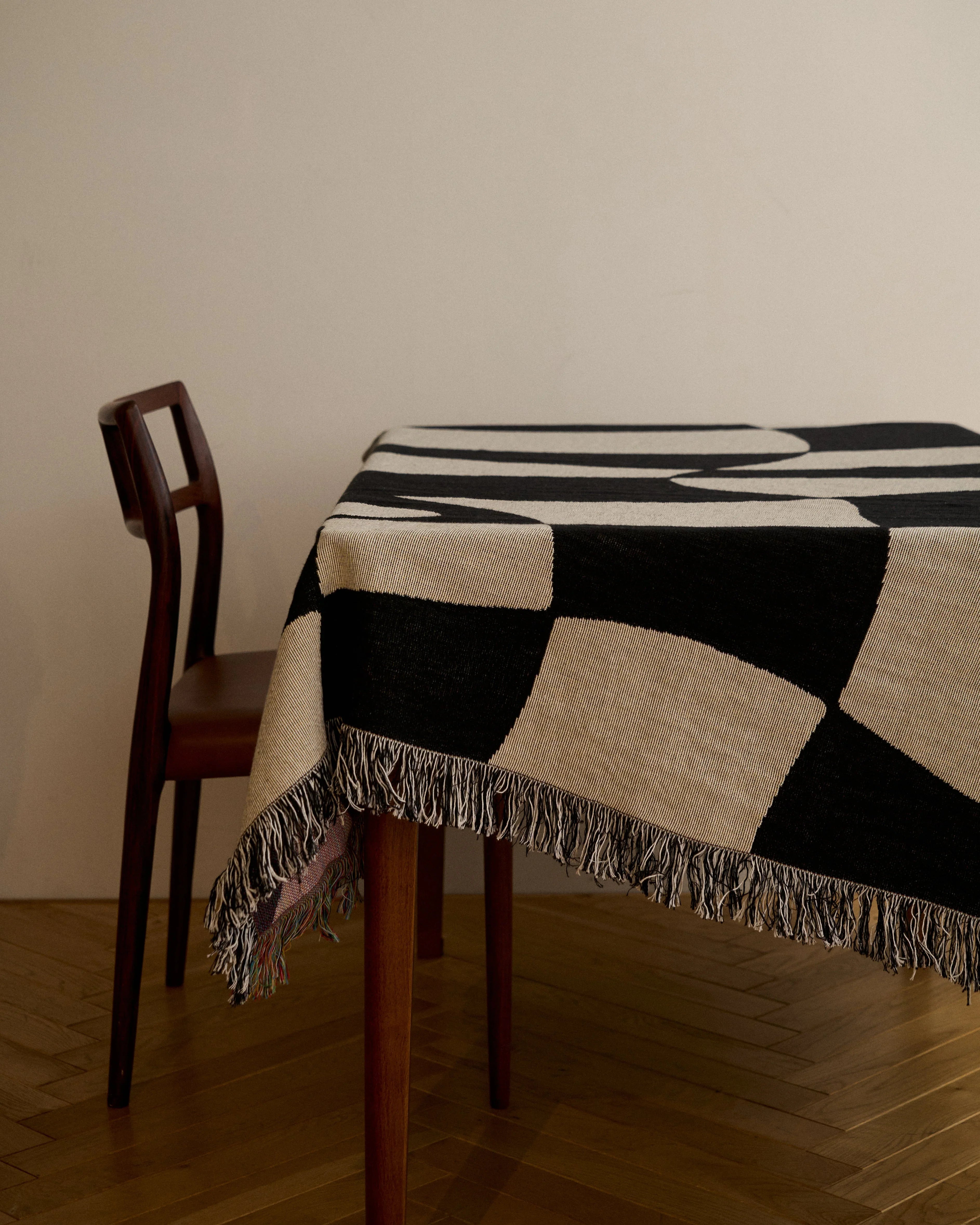 Distorted Check Throw Blanket : M