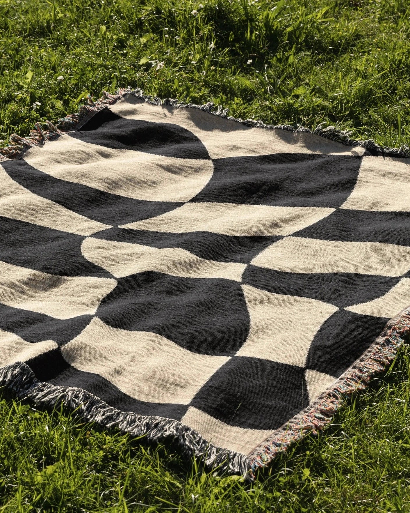 Distorted Check Woven Throw Blanket 