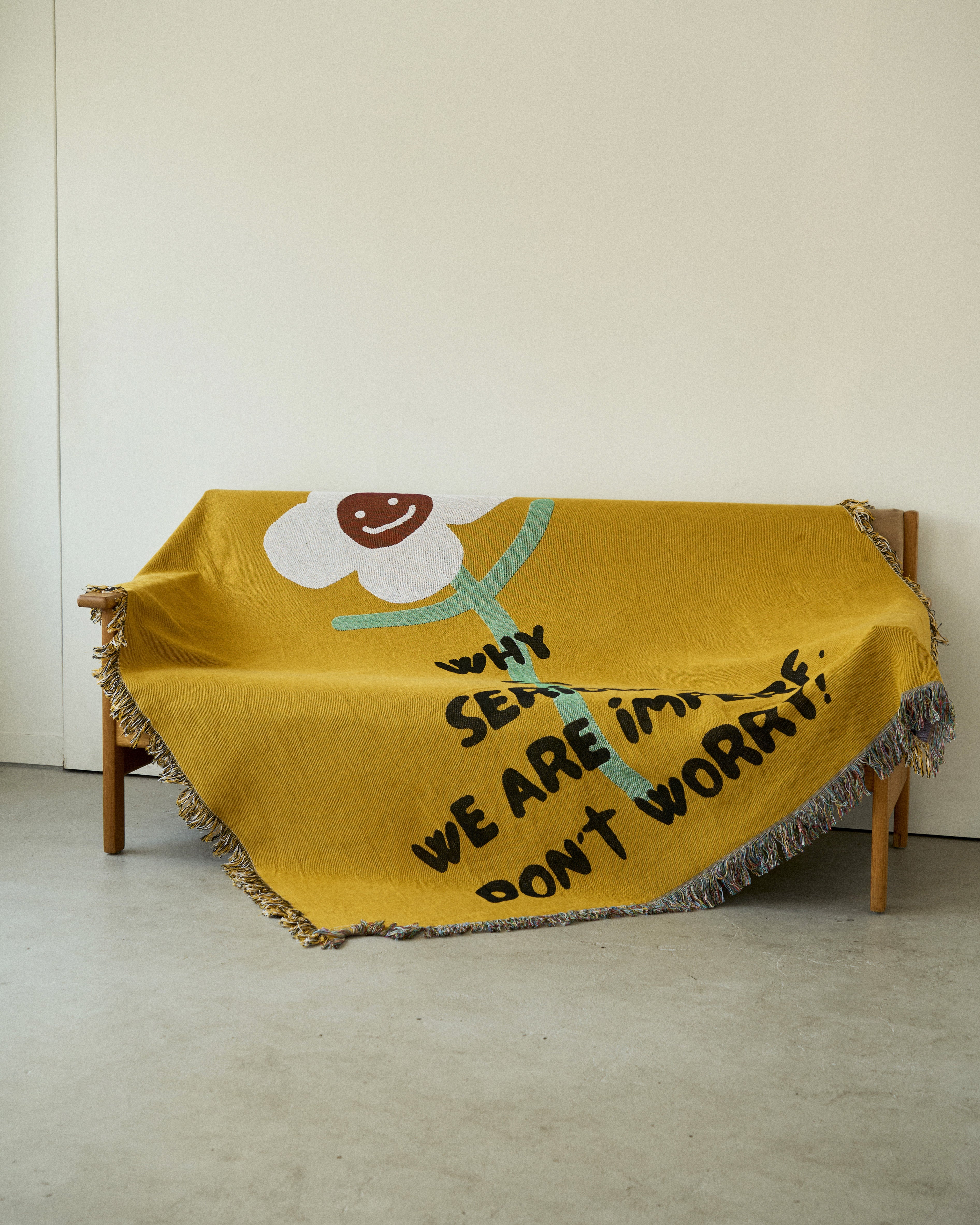 Don't Worry Throw Blanket : L