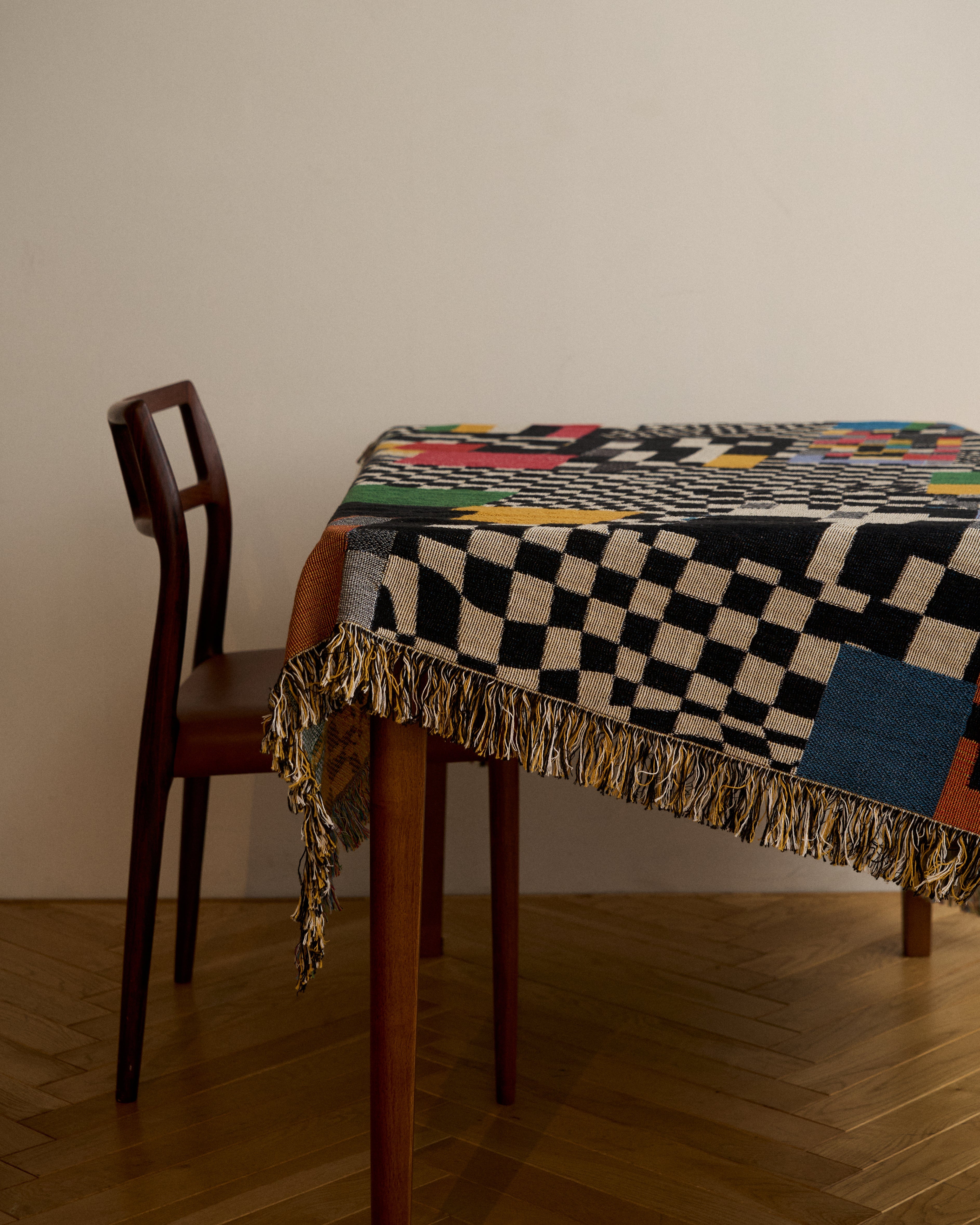 Glitch Throw Blanket : M