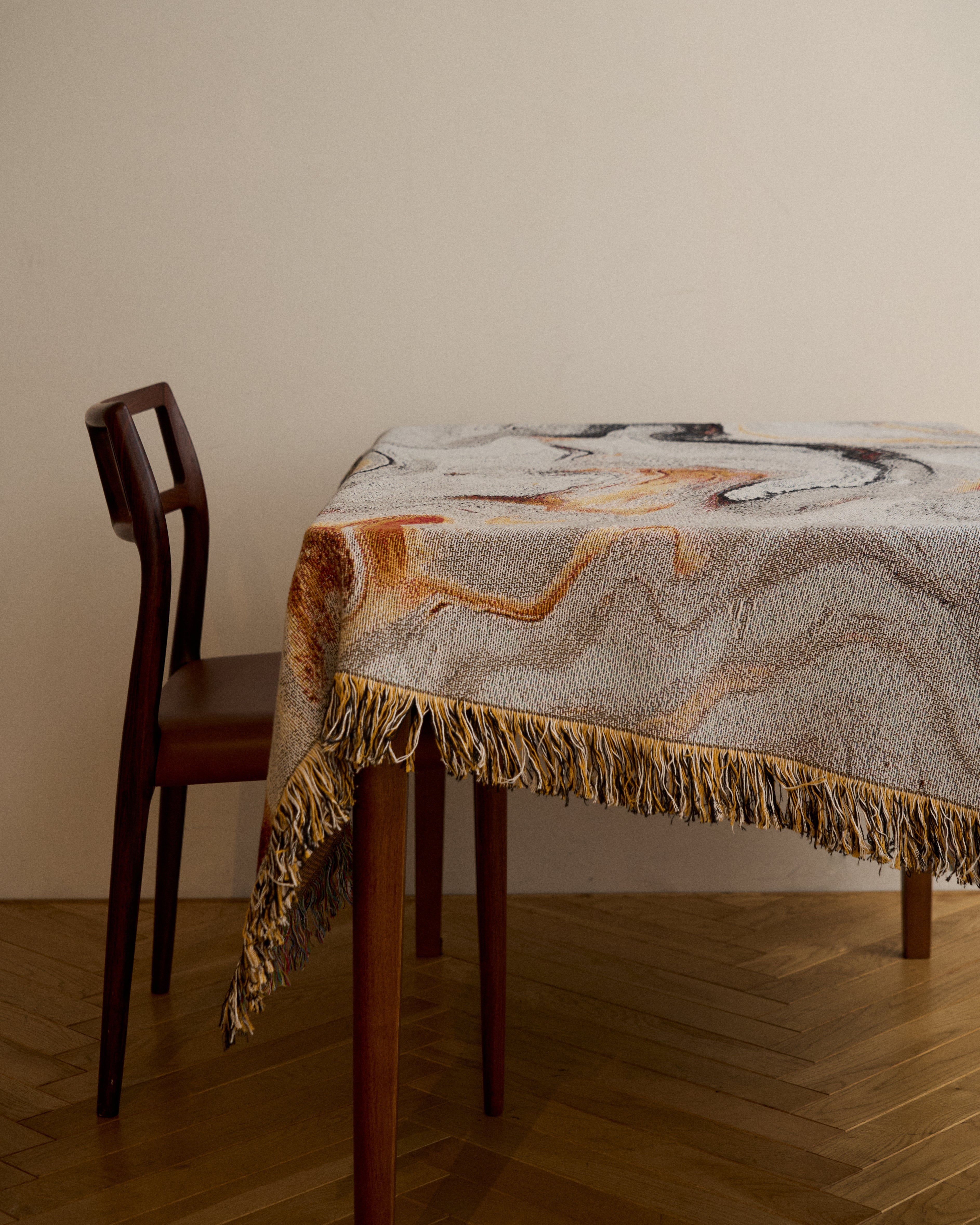 Ivory Flow Throw Blanket : M