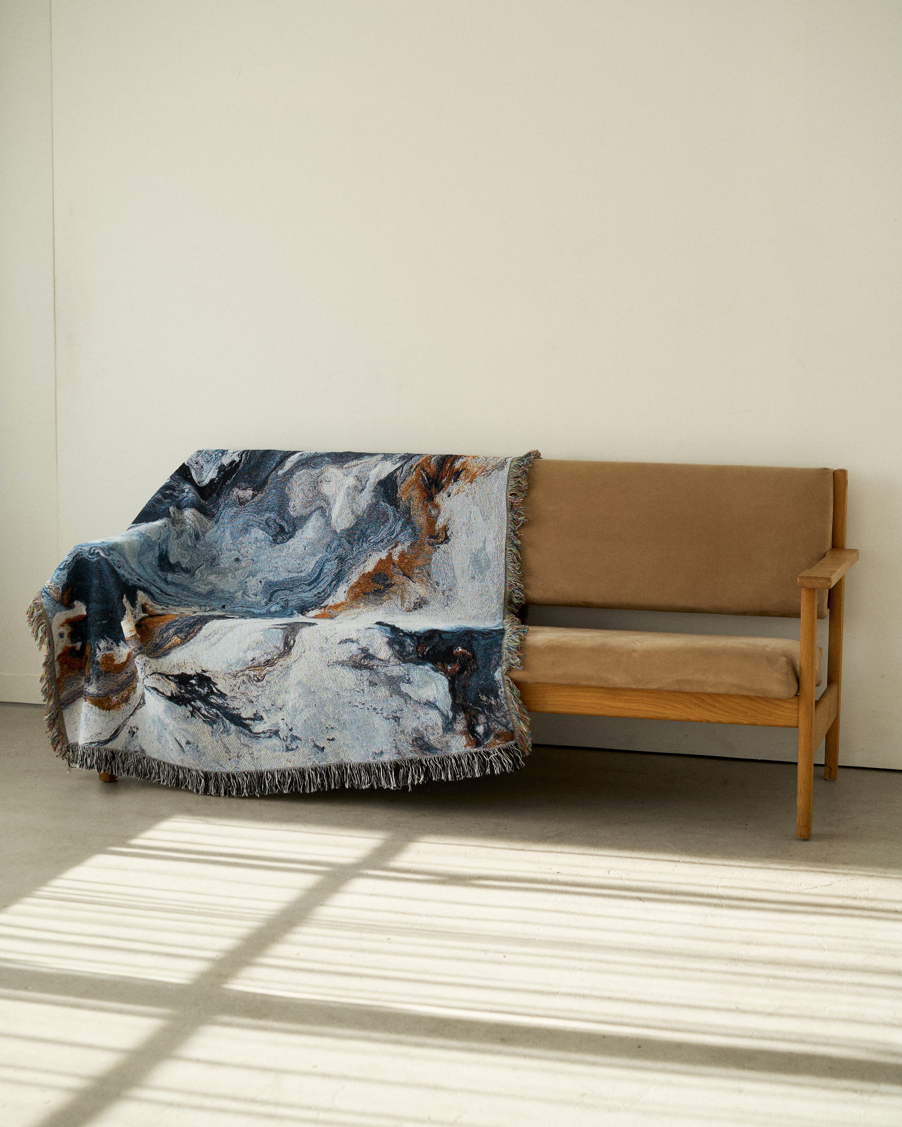 Navy Flow Throw Blanket : M