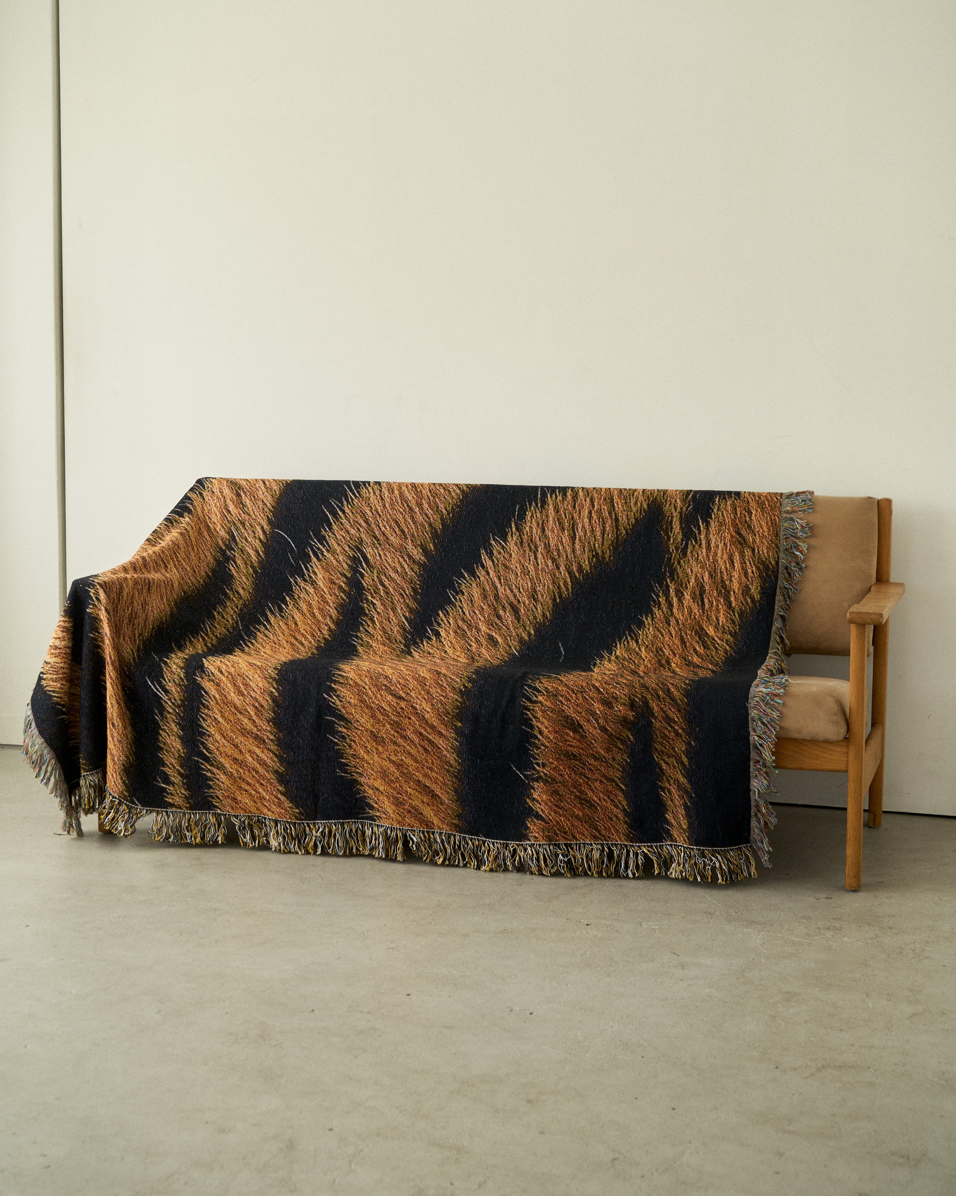 Tiger Hide Throw Blanket : L