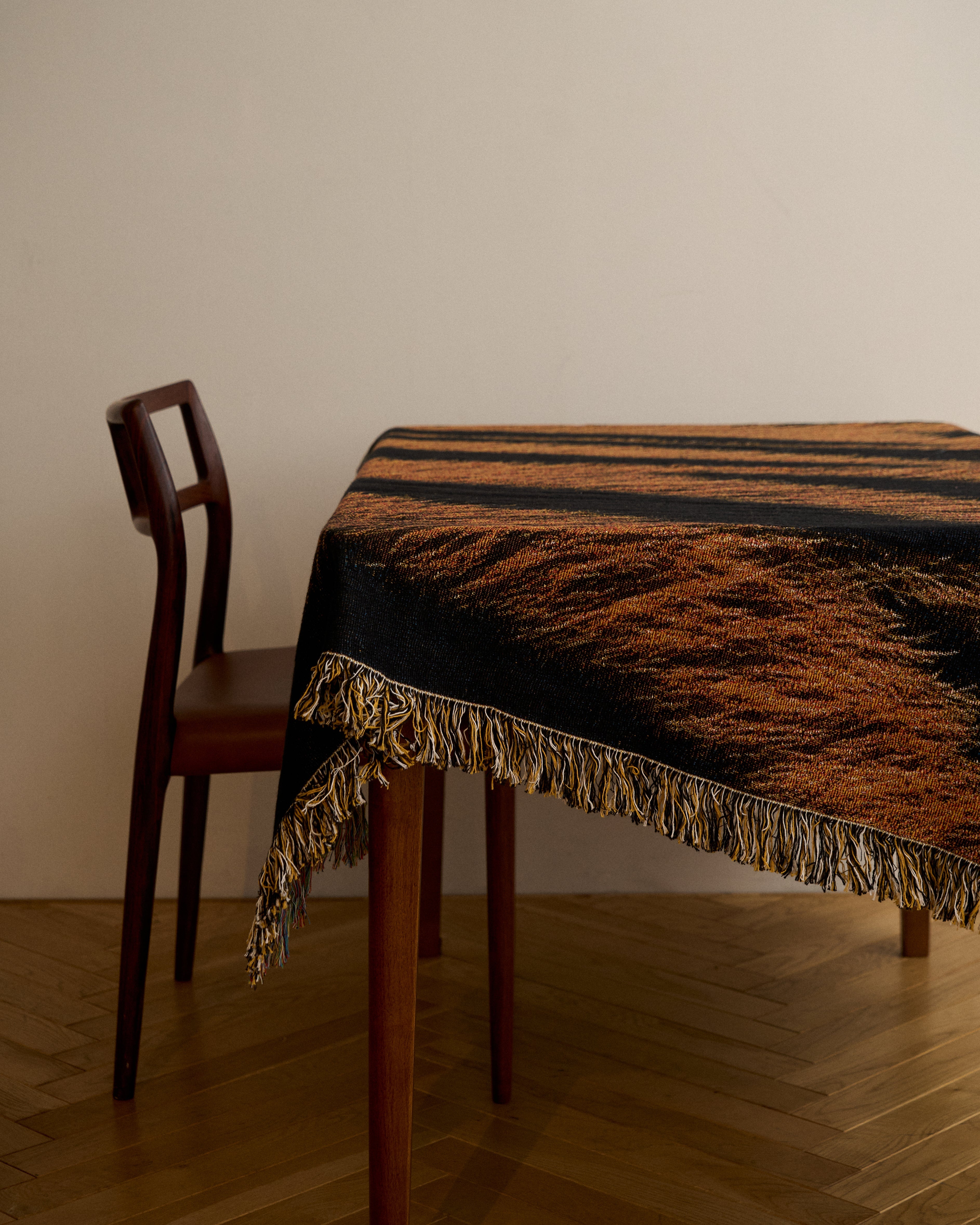 Tiger Hide Throw Blanket : M